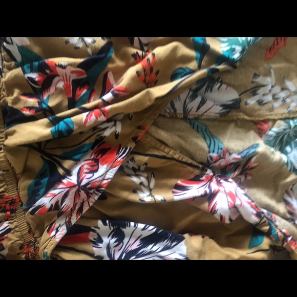 Lovely flouncy tropical style dress 🍍👗 - Picture 4 of 7